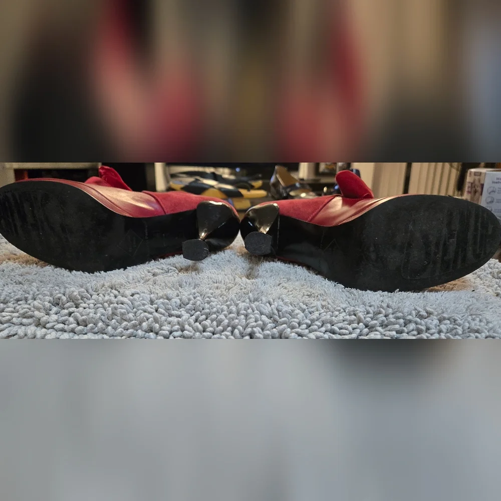 John Fluevog Red Velvet Bow Heels - Picture 6 of 12